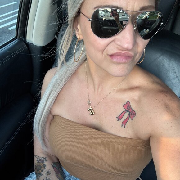 Meet your Posher, Erin - Picture 2 of 5